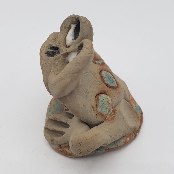 Scallywag England Clay Art Frog Figurine - Picture 7 of 9